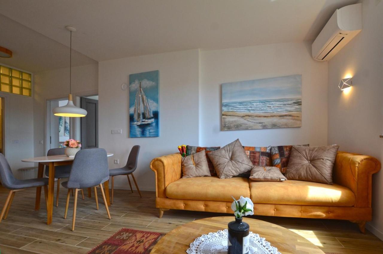 Sarah Apartment Ровин Екстериор снимка